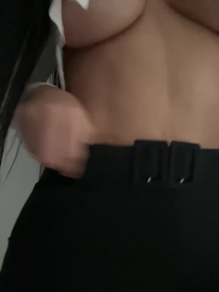 Carolina_Novoa - Stripchat webcam show • Monday, January 6, 2025 #Swingers #NippleToys #Squirt